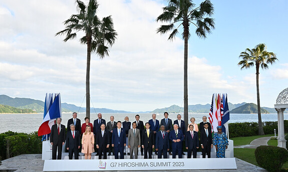 윤석열 대통령 등이 지난해 일본 히로시마에서 열린 주요 7개국(G7) 정상회의에서 기념촬영을 하고 있다. 히로시마 정상회의 홈페이지